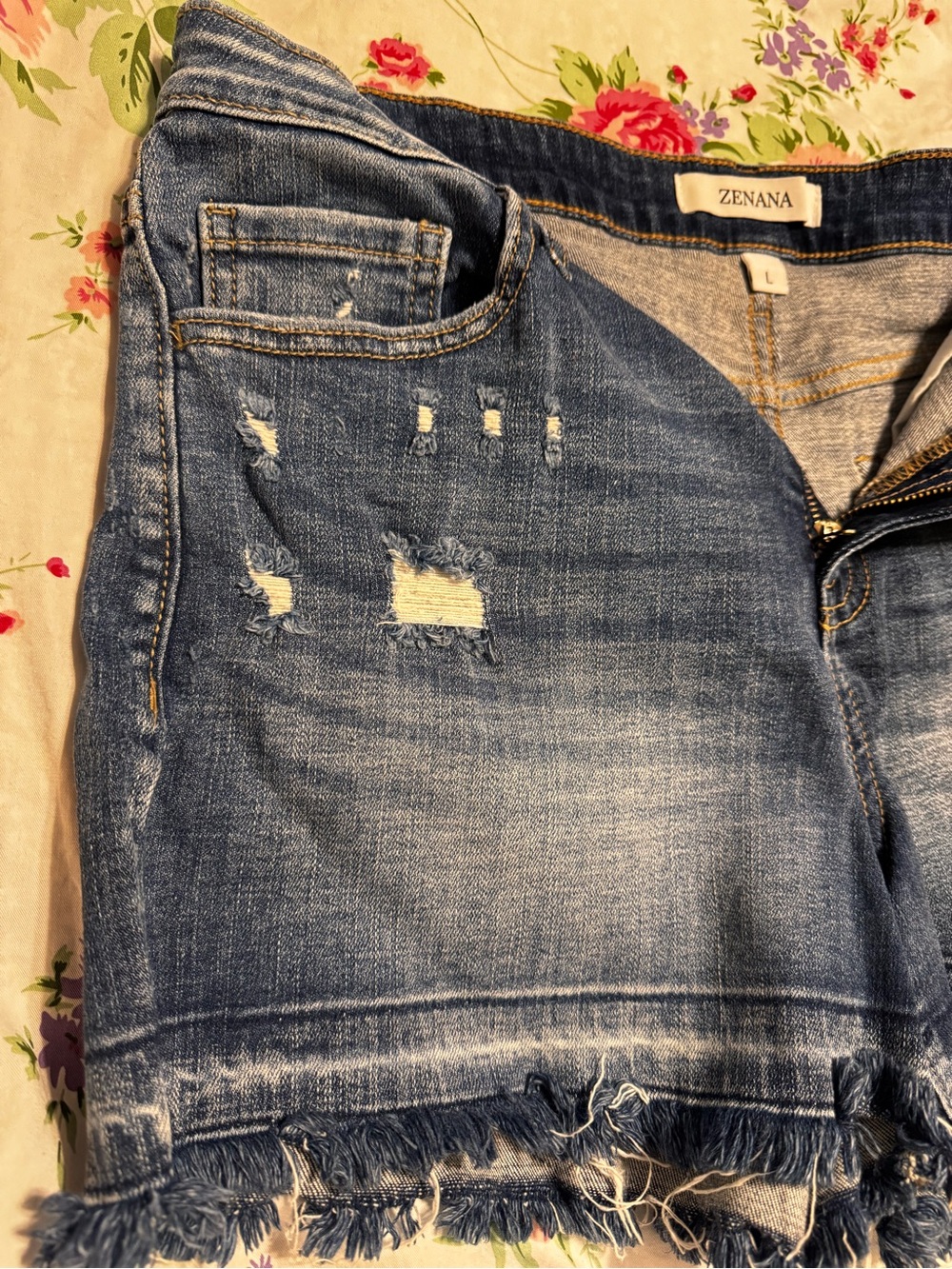 Zenana like new Classic Denim Shorts in Blue with Gold Stitching